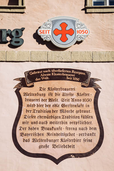 Inscription murale mentionnant le Reinheitsgebot à la brasserie du Kloster Weltenburg