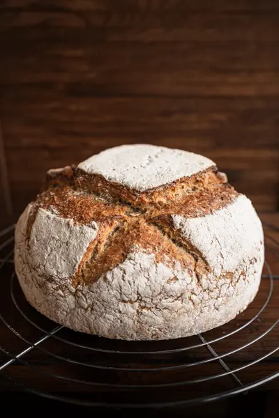Photo du pain aux drêches, à la bière et à la levure de bière réalisé à partir de la recette de l'article.